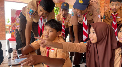 Siswa Mojokerto Terkejut, Ada Mikroplastik dalam Air Minum Kemasan Sendiri
