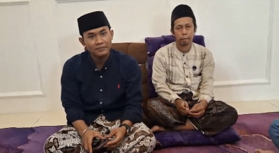 Gus Elham, Pendakwah Asal Kediri Minta Maaf Usai Heboh Cium Anak Perempuan