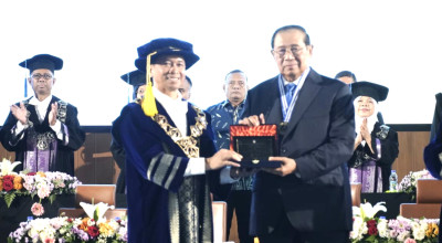 ITS Beri Penghargaan Tertinggi ke SBY pada Dies Natalis ke-65