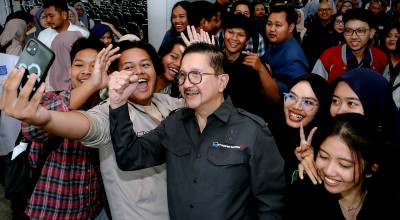 Beri Kuliah Umum di ITS, Presdir Freeport Bagikan Tips Sukses Berkarir