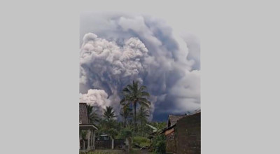 Status Semeru Awas! Radius 8 Km Zona Merah, Warga Diminta Waspada