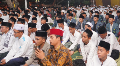 Syaikhona Kholil Dianugerahi Gelar Pahlawan, Ribuan Warga Bangkalan Tasyakuran