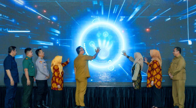 Peringatan Hari Kesehatan Nasional, Wabup Gresik Launching 8 Puskesmas Rawat Inap