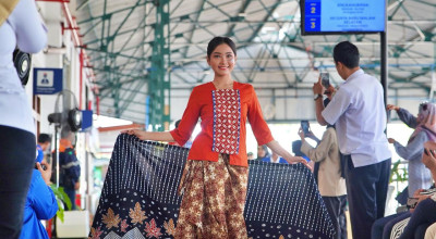 KAI Daop 7 Madiun Gelar Fashion Batik dan Bazar di Stasiun Madiun