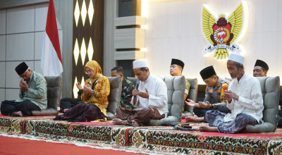 Doa Bersama Akhir Tahun, Mbak Vinanda-Gus Qowim Perkuat Harapan Menuju Kediri MAPAN