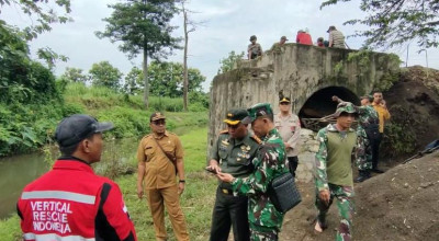 Tinjau Pembangunan Jembatan Gantung Garuda, Ini Pesan Dandim 0809 Kediri