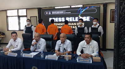 Salahi Izin Tinggal, Imigrasi Blitar Deportasi 3 WNA Asal Pakistan