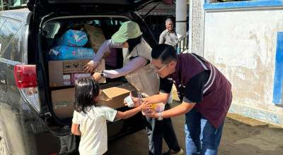 Pidie Jaya Terkepung Krisis, Hendy Setiono Pasok Toren Air Bersih