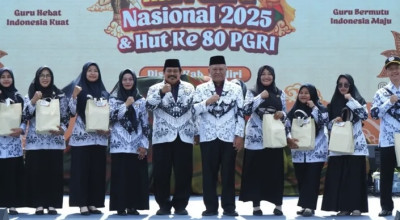 Peringati HGN dan HUT ke-80 PGRI, Mas Dhito Apresiasi Dedikasi Guru di Kediri