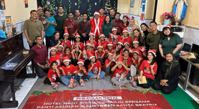 Hotel Neo Waru Sidoarjo Hadirkan Sukacita Natal untuk Anak Panti