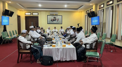 Konflik PBNU Berakhir di Ponpes Lirboyo Kediri, Gus Yahya dan Rais Aam Sepakat Islah