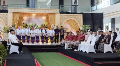 Pemkab Kediri Ngunduh Mantu di Hari Ibu, 44 Pasangan Muda hingga Lansia Dinikahkan