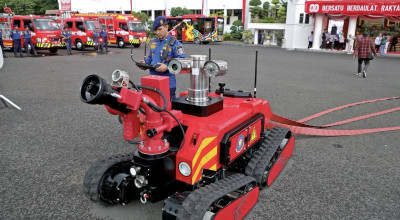 Surabaya Luncurkan Robot Pemadam Kebakaran Khusus Medan Berbahaya