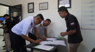 Pastikan Kenyamanan Penumpang, KAI Daop 7 Madiun Gelar Tes Narkoba Acak