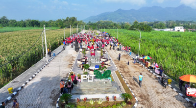 Senam Bersama Warga, Wali Kota Kediri Perkenalkan Taman Ramah dan IPLT