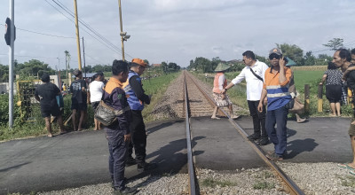 Lansia Tewas Tertabrak KA Brantas di Perlintasan Tanpa Palang Pintu Kras Kediri