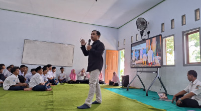 Ecoton Gandeng SMP NU Shafiyah Banyuwangi Kampanyekan Pesantren Zero Waste