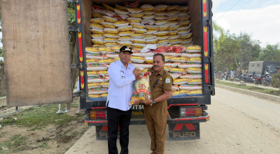 Bupati Tulungagung Hantarkan Sumbangan Beras ke Kabupaten Aceh Tamiang