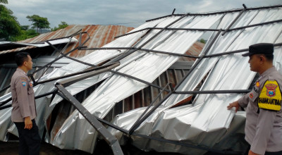 Bencana Angin Kencang di Tulungagung Rusak Ratusan Rumah