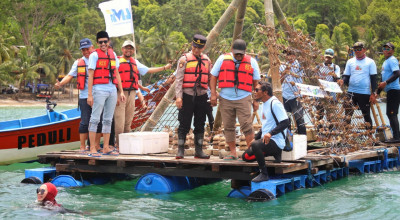 Jaga Ekosistem, Pelindo Lakukan Konservasi Terumbu Karang di Pantai Trenggalek