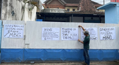 Warga Demo SPPG Bandar Lor Kediri, Diduga Lakukan Penipuan-Sajikan Menu Tak Layak