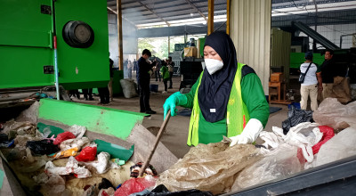 Kurangi Sampah di TPA Ngipik, Pemkab Gresik Operasikan Landfill Mining
