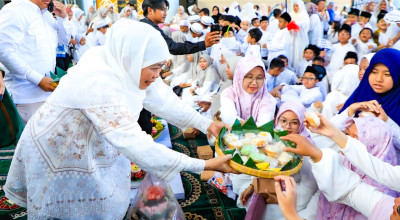 Khofifah Ajak Warga Surabaya Perkuat Kesalehan Sosial Lewat Tradisi Megengan