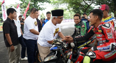 Gus Qowim Tinjau Latihan Bebas dan Kualifikasi Final Round MCR 2025 Walikota Cup Kediri