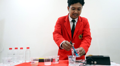 Canggih, Alat Buatan Mahasiswa Untag Ini Bisa Uji Higienitas Air Galon