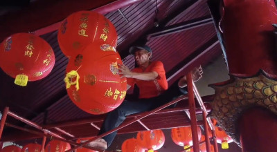 Melihat Persiapan Perayaan Tahun Baru Imlek di Klenteng Tulungagung