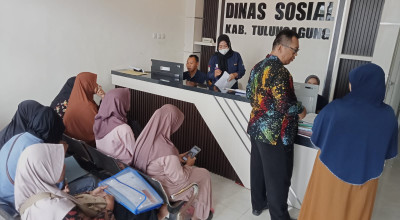 Gagal Cek Rekening, Ratusan Penerima BPNT Datangi Dinsos Tulungagung