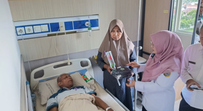 Peringati Hari Kanker Sedunia, RSUD dr Iskak Bagikan Bingkisan Bagi Pasien