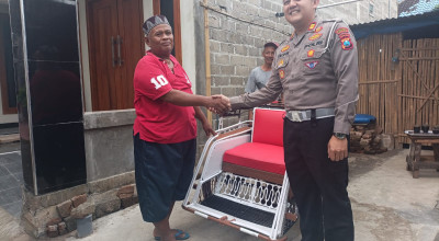 Korban Tabrak Lari di Tulungagung Mendapat Bantuan Becak Motor Dari Polisi