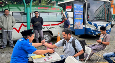 Ngabuburit Produktif Ala Polres Gresik! Bisa Perpanjang SIM Sekalian Dapat Takjil Gratis