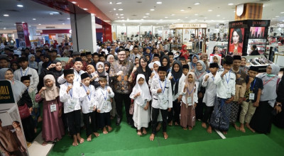 Mas Dhito dan Mbak Cicha Ajak 200 Anak Yatim Kediri Beli Baju Lebaran di Mall