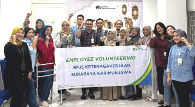 Karyawan BPJS Ketenagakerjaan Surabaya Patungan Lindungi Relawan Sosial