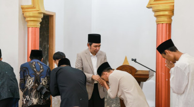 Bupati Jember Tiadakan Open House, Pilih Cangkrukan Sederhana di Pondok Pesantren