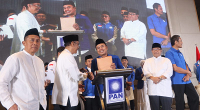 Panasi Mesin Pemilu 2029, PAN Jatim Serahkan SK 27 DPD