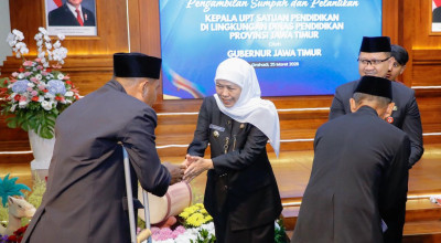 Lantik 128 Kepala Sekolah di Jatim, Khofifah: Bangun Sinergi dan Kolaborasi