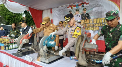 Polres Lamongan Musnahkan 245 Knalpot Brong, Kerap Picu Keributan Antarkelompok