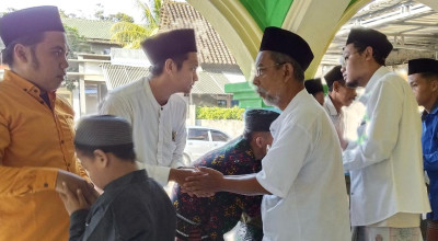 Tradisi Ambengan hingga Nglencer Lengkapi Lebaran di Ponpes Sumbersari Kediri Hari Ini