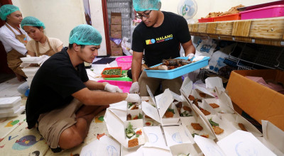 Hebat! Tangan Tangguh Anak Autisme Malang Olah 27.776 Paket Nasi Ramadan