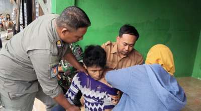 Pria ODGJ di Kediri Dievakuasi Satpol PP ke RSJ Lawang Usai Ngamuk dan Aniaya Ibu