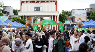 Pasar Rakyat EcoFest UMSURA: Belanja Tanpa Plastik, Berhadiah Umrah