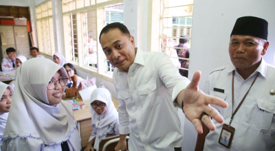 Pemkot Surabaya Dukung Pembatasan Medsos bagi Anak di Bawah 16 Tahun