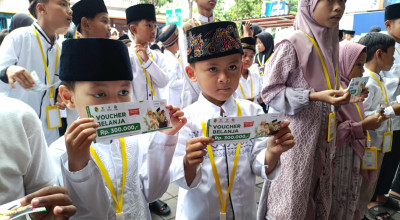 Ratusan Anak Yatim Piatu di Tulungagung Diajak Baznaz Belanja Baju Lebaran
