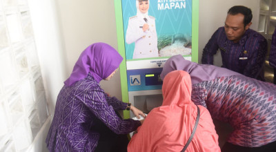 Mbak Vinanda Tinjau Penyaluran Program ATM Beras, Pastikan Bantuan Tepat Sasaran