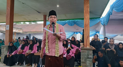 Gus Fawait Serap Aspirasi Kader Posyandu-Linmas Melalui Program Bunga Desaku