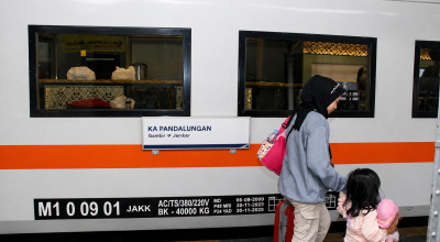 KA Pandalungan dan Blambangan Ekspres Terlambat Tiba di Stasiun Jember