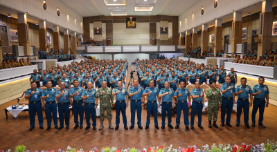 Bangun Mental Petarung , Pangkoarmada II Ikuti Pengarahan Strategis TNI AL